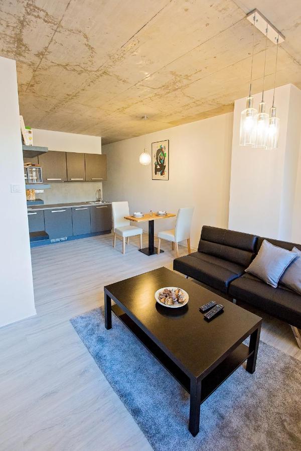 מלאדה בולסלאב Exclusive Penzion Viva Residence מראה חיצוני תמונה