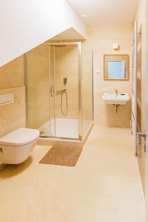 מלאדה בולסלאב Exclusive Penzion Viva Residence מראה חיצוני תמונה